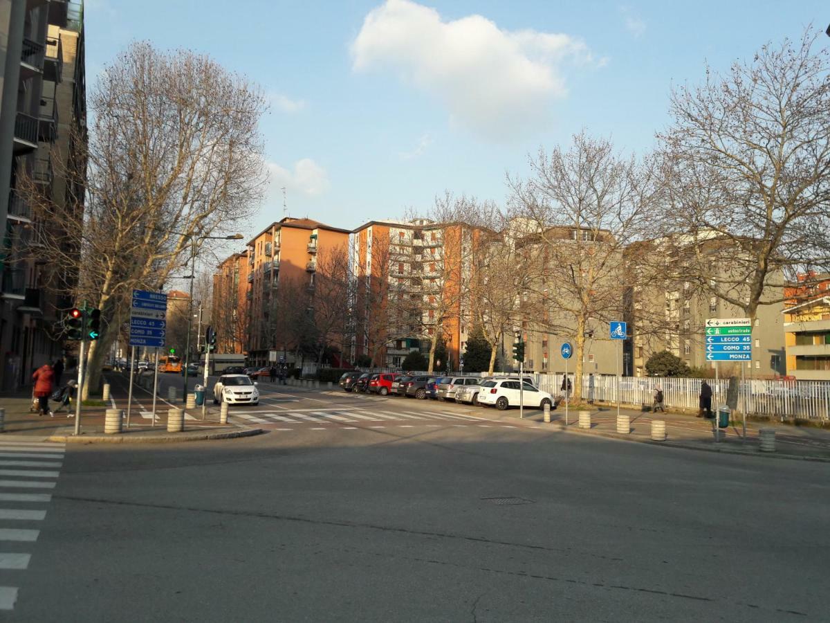 Grazioso Bilocale A 100 Mt Dalla Metropolitana Sesto San Giovanni Bagian luar foto