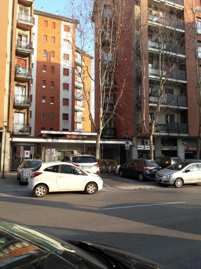 Grazioso Bilocale A 100 Mt Dalla Metropolitana Sesto San Giovanni Bagian luar foto